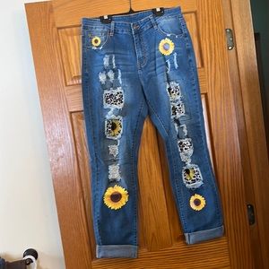 Women’s Distressed Sunflower Print Jeans